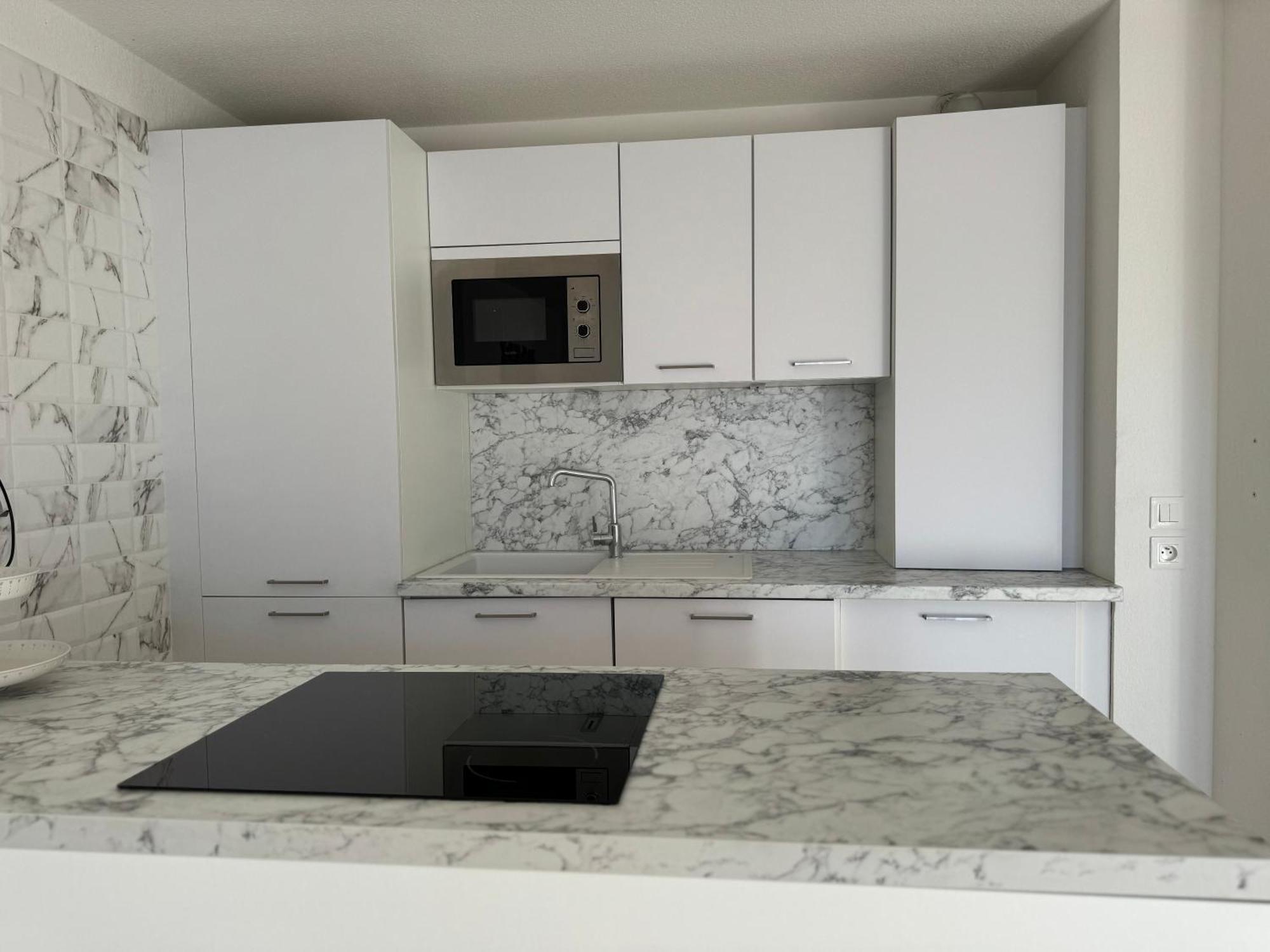 A Avec Piscine Et Terrasse Appartement *